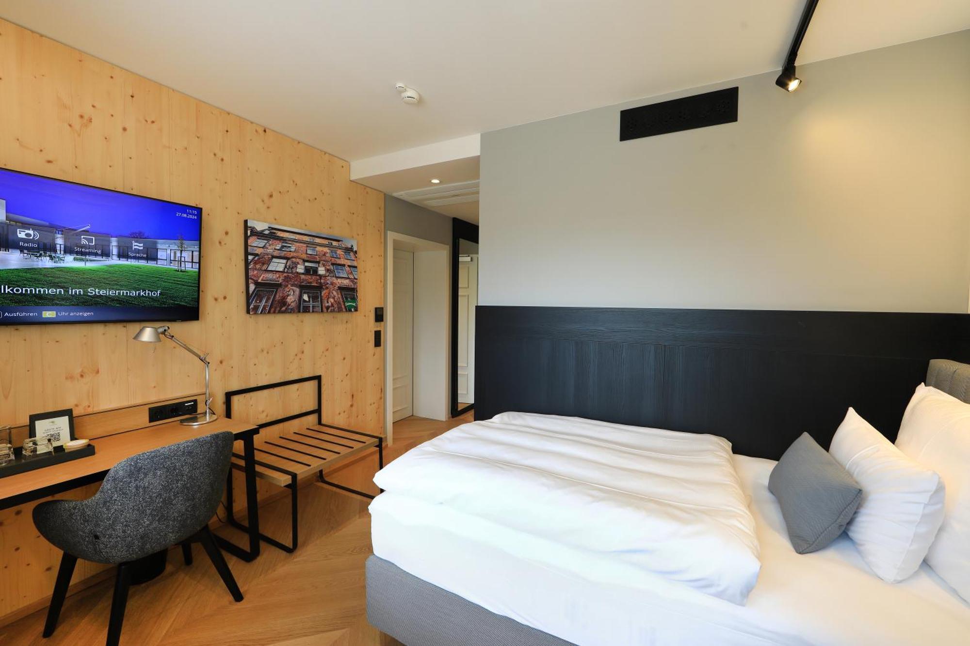 Hotel Steiermarkhof Graz - Aus Holz Gebaut, Von Huegeln Gekuesst Bagian luar foto