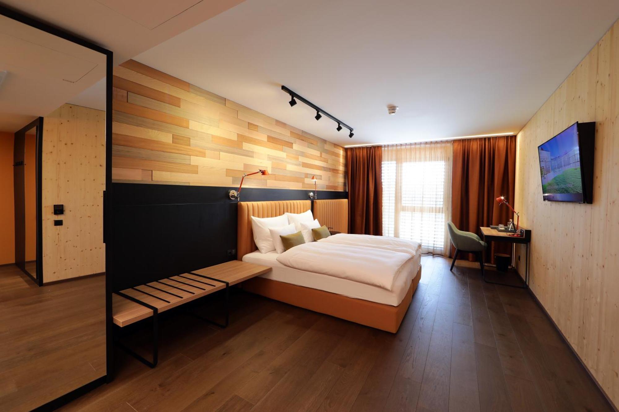 Hotel Steiermarkhof Graz - Aus Holz Gebaut, Von Huegeln Gekuesst Bagian luar foto