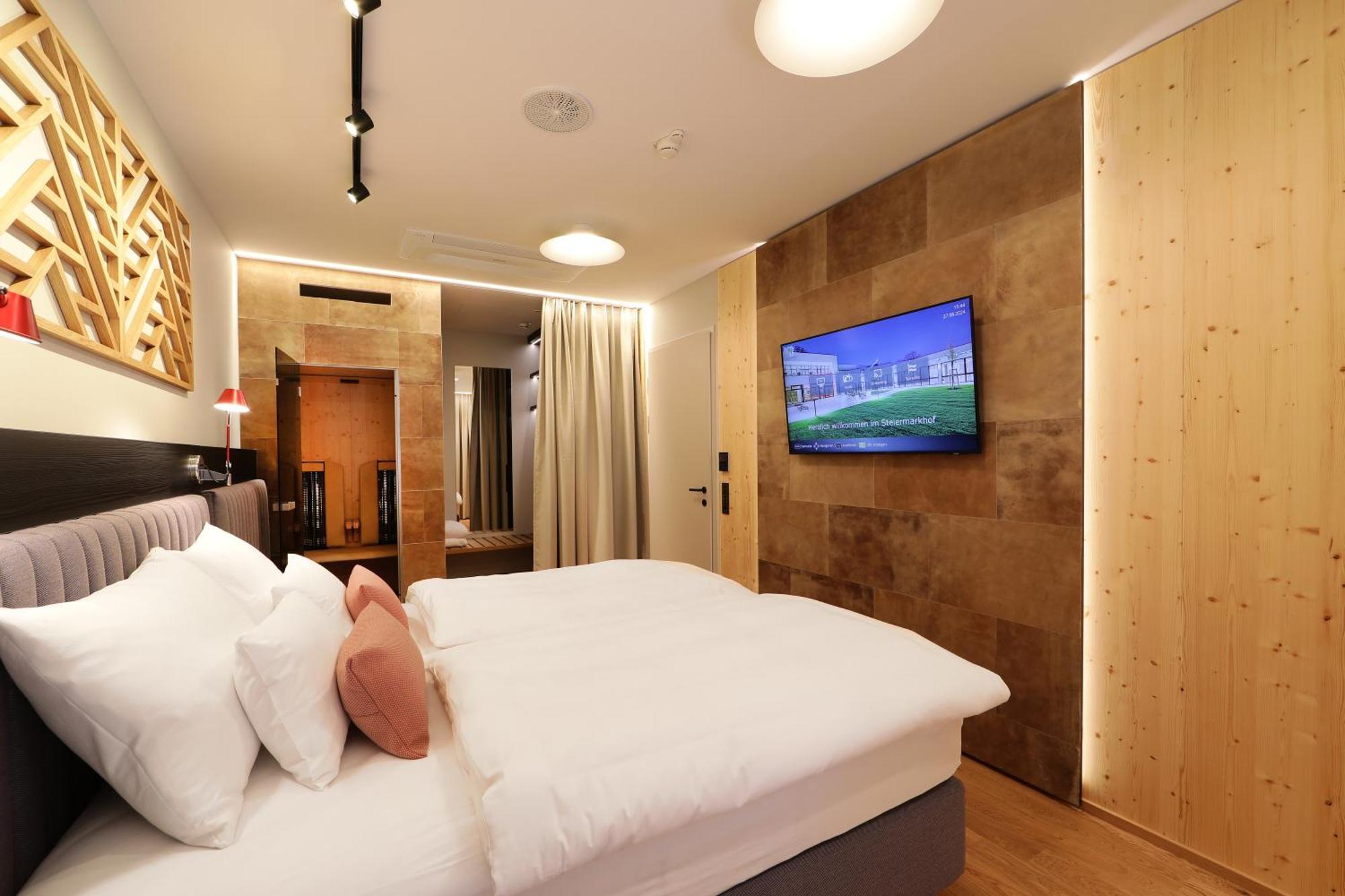 Hotel Steiermarkhof Graz - Aus Holz Gebaut, Von Huegeln Gekuesst Bagian luar foto