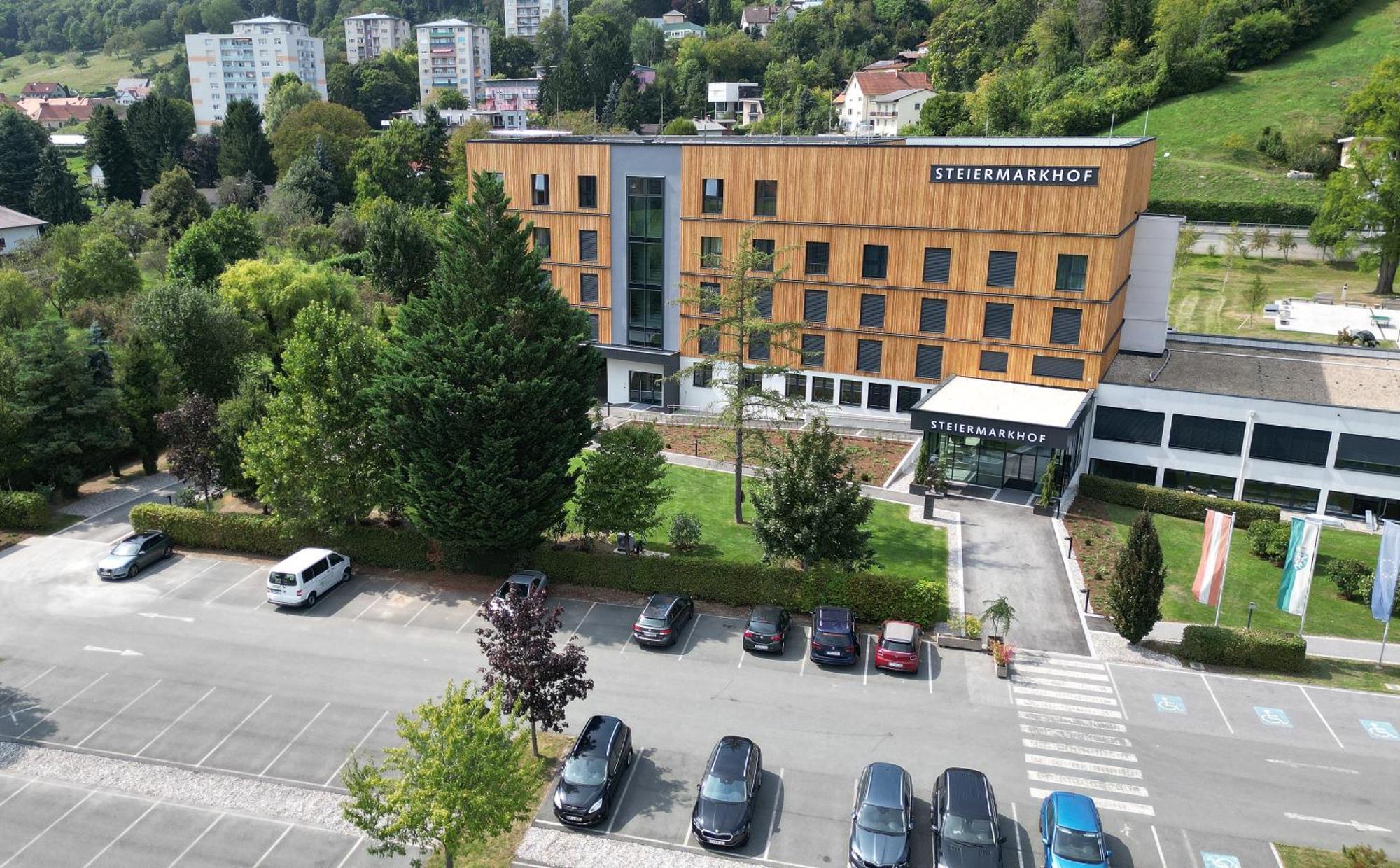 Hotel Steiermarkhof Graz - Aus Holz Gebaut, Von Huegeln Gekuesst Bagian luar foto