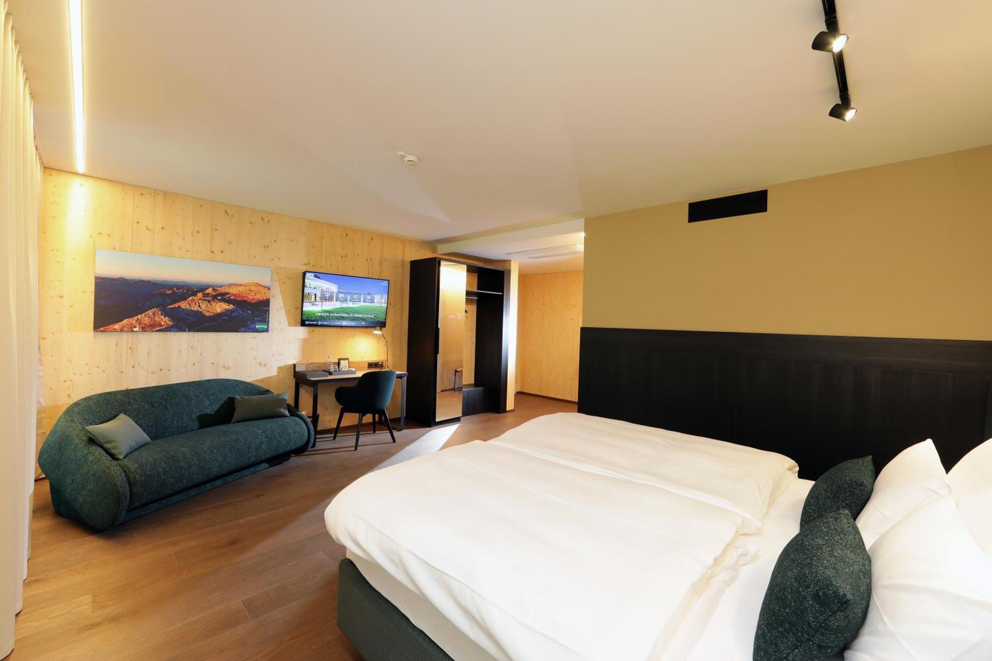 Hotel Steiermarkhof Graz - Aus Holz Gebaut, Von Huegeln Gekuesst Bagian luar foto